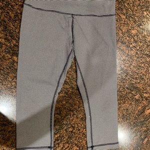 Lululemon Blue Gingham Plaid Crops sz8 EUC